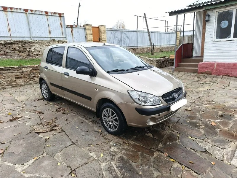 В продаже hyundai getz рестайлинг 💰 цена: 350 т. руб. 🏢 осмотр: краснодон 📅 год выпуска: 2008г. 📃 пробег 201 тыс. птс оригинал, 3 владельца. отличное состояние автомобиля, кузов красивый ровный, рыжиков нет. технически без нареканий двигатель 1.4 работает тихо, ровно, не дымит масло не расходует. салон чистый не затерт. коробка передач( механика) работает без замечаний. юридически чист. переоформление в мрэо. комплектация: кондиционер, гур, эл. подъёмники, абс, аудиосистема и др. на все вопросы по телефону: +79595667346 если не в сети +79198994253- ватсап, телеграм 📞 звоните: +7(959)5667346 - фотография - 6