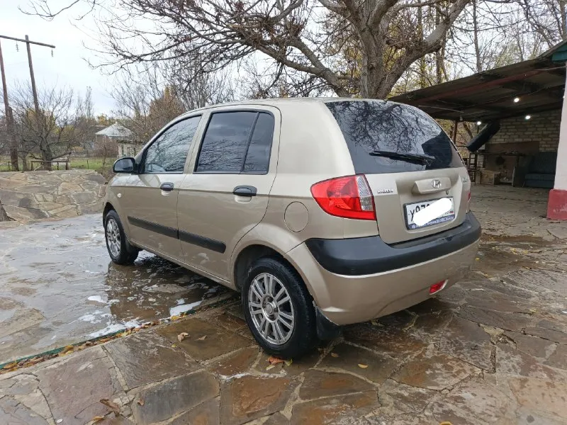 В продаже hyundai getz рестайлинг 💰 цена: 350 т. руб. 🏢 осмотр: краснодон 📅 год выпуска: 2008г. 📃 пробег 201 тыс. птс оригинал, 3 владельца. отличное состояние автомобиля, кузов красивый ровный, рыжиков нет. технически без нареканий двигатель 1.4 работает тихо, ровно, не дымит масло не расходует. салон чистый не затерт. коробка передач( механика) работает без замечаний. юридически чист. переоформление в мрэо. комплектация: кондиционер, гур, эл. подъёмники, абс, аудиосистема и др. на все вопросы по телефону: +79595667346 если не в сети +79198994253- ватсап, телеграм 📞 звоните: +7(959)5667346 - фотография - 7