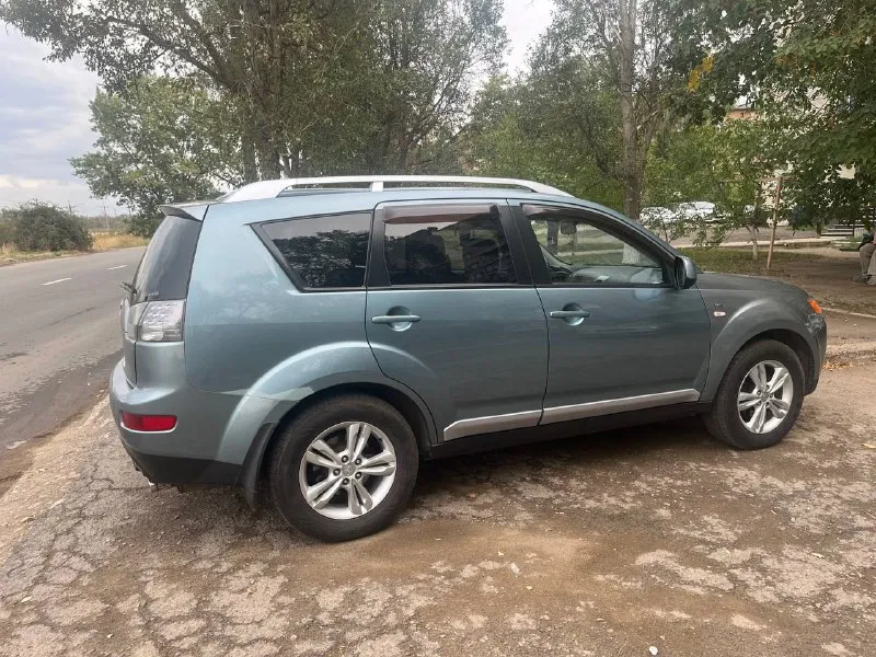 ❗️ mitsubishi outlander xl 3,0 v6 2007 год. ❗️объём 3 литра, бензин, 220 л. с. ❗️4х4, полный привод/блокировка ❗️акпп, обычный автомат, не вариатор! ❗️пробег: 195.000 км. , оригинал. ❗️комплектация: кожаный салон, климат контроль, регулировка руля, эл. регулировка зеркал со складыванием, подогрев передних сидений, электропривод водительского сиденья, два ключа, птс оригинал (владелец). ❗️машина обслужена. 💰 цена 1,150,000 рублей (торг). 🤫возможен обмен, в приоритете универсал / лифтбек 🏙енакиево ☎ +79493547127 📞 звоните: +7(949)3547127 - фотография - 3