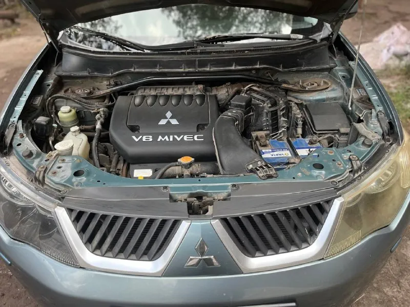 ❗️ mitsubishi outlander xl 3,0 v6 2007 год. ❗️объём 3 литра, бензин, 220 л. с. ❗️4х4, полный привод/блокировка ❗️акпп, обычный автомат, не вариатор! ❗️пробег: 195.000 км. , оригинал. ❗️комплектация: кожаный салон, климат контроль, регулировка руля, эл. регулировка зеркал со складыванием, подогрев передних сидений, электропривод водительского сиденья, два ключа, птс оригинал (владелец). ❗️машина обслужена. 💰 цена 1,150,000 рублей (торг). 🤫возможен обмен, в приоритете универсал / лифтбек 🏙енакиево ☎ +79493547127 📞 звоните: +7(949)3547127 - фотография - 5