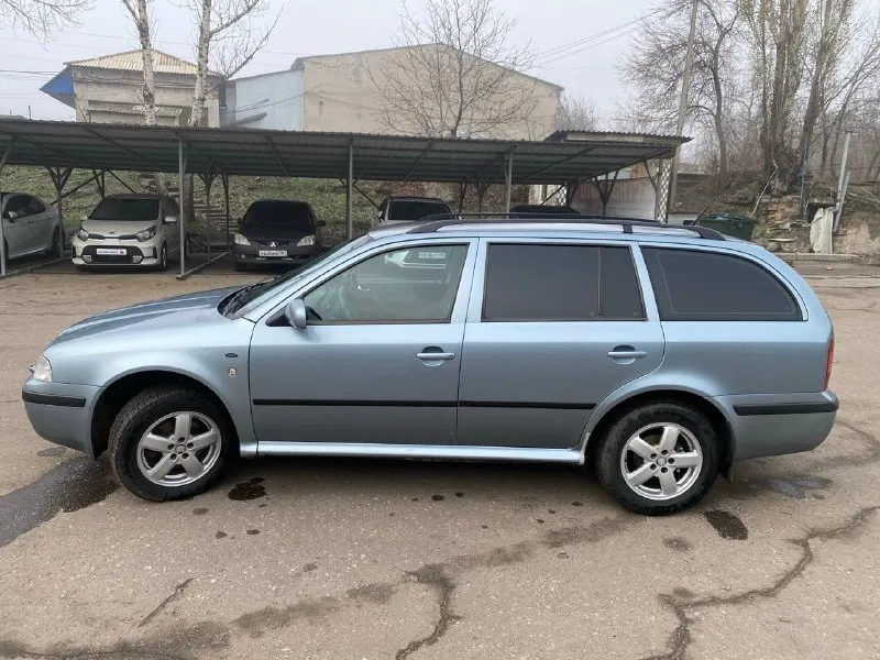 Продам skoda октавия 2003г. объем 2л круиз климат контроль газ вписан в хорошем состоянии цена 500т. р тел+79493234457 📞 звоните: +7(949)3234457 - фотография - 3
