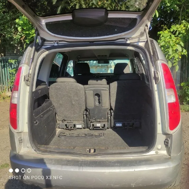 Skoda roomster 2007г, пробег 193000км, двигатель 1.4 дизель, 86лс, механика, надëжный, экономичный автомобиль, салон- трансформатор, масло не ест, цена 380000 рублей, +79493292939 📞 звоните: +7(949)3292939 - фотография - 4