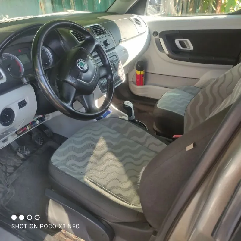 Skoda roomster 2007г, пробег 193000км, двигатель 1.4 дизель, 86лс, механика, надëжный, экономичный автомобиль, салон- трансформатор, масло не ест, цена 380000 рублей, +79493292939 📞 звоните: +7(949)3292939 - фотография - 5