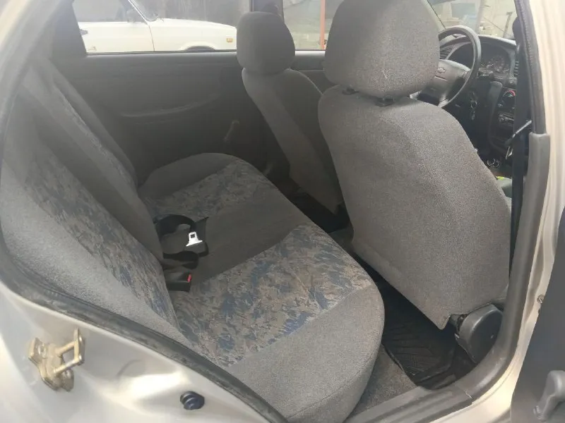 Предлагаю вашему chevrolet lanos 1.5 механика, 2008 год, пробег 162 км. родного любые проверки100% ✅ максимальная комплектация!!! автомобиль в хорошем состоянии!!! кузов ровный, без вмятин, и царапин. никаких рыжиков и коррозии нет. машина полностью обслужена, новая выхлопная система, двигатель, подвеска, коробка на отлично👌 новая зимняя резина/чистый салон, опрятный и не курящий ) всё работает кондиционер, печка, вся электрика. автомобиль вложений не требует! реально машина живая, 2 ключа есть сервисная от дам / резина зима переобул не давно практически как новая 2 сезона от катал / по городу работа дом! цена _ 365 тыщ руб +79493161086 +79493491796 - фотография - 7