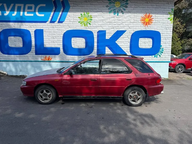 Цена до 10.12.25 180.000 город: торез номер телефона: +7 949 467 26 42 продаю своего друга, члена семьи, который никогда меня не подводил, а именно subaru impreza gf в кузове универсал, а теперь по состоянию: 1. кузов требует косметического окраса 2. дно и пороги в удовлетворительном состоянии 3. мотор на отлично, масло не расходует, не троит, не сапунит, проблем с мотором нет, тк это контрактрый мотор, пробег до 80.000 (вписанный) 4. коробка автомат, все режимы работают, не пинается, проблем не возникает теперь из недостатков: 1. нужно поменять гур (новый в багажнике 2. требует замены шпильки колес, 20шт отдам в комплекте 3. скоро подойдет время замены правого шруса( новый в багажнике) итог: в целом автомобиль неприхотлив, бензин сильно не расходует, масло не жрет, не кипит. 📞 звоните: +7(949)4672642 - фотография - 3