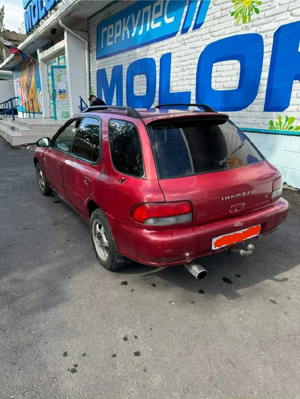 Цена до 10.12.25 180.000 город: торез номер телефона: +7 949 467 26 42 продаю своего друга, члена семьи, который никогда меня не подводил, а именно subaru impreza gf в кузове универсал, а теперь по состоянию: 1. кузов требует косметического окраса 2. дно и пороги в удовлетворительном состоянии 3. мотор на отлично, масло не расходует, не троит, не сапунит, проблем с мотором нет, тк это контрактрый мотор, пробег до 80.000 (вписанный) 4. коробка автомат, все режимы работают, не пинается, проблем не возникает теперь из недостатков: 1. нужно поменять гур (новый в багажнике 2. требует замены шпильки колес, 20шт отдам в комплекте 3. скоро подойдет время замены правого шруса( новый в багажнике) итог: в целом автомобиль неприхотлив, бензин сильно не расходует, масло не жрет, не кипит. 📞 звоните: +7(949)4672642 - фотография - 4