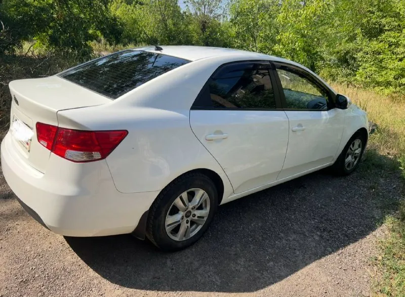 Продам kia cerato 2( kia церато), 1.6 ат 2009 г. В.
Двигатель работает отлично, коробка автомат работает отменно не пинается не тупит, передачи переключает не заметно. Кузов в хорошем состоянии гнили ржавчины нет. Отличная комплектация: сигнализация с обратной связью, климат-контроль ( всё греет холодит), гур, airbag, обогрев лобового стекла, заднего, электро зеркала, обогрев зеркал, подогрев сидений, датчик света, мультимедиа usb, aux, камера заднего вида. Автомобиль на новой зимней резине. Все остальные вопросы по телефону. Цена 670 тыс. Рублей. Быстрым будет небольшой торг у капота! Для переоформления поеду с вами в мрео.
Г. Горловка +79495625234 мобильный, telegram, whatsapp. Звонить можно в любое время.
📲 Tg: денис
📞 Звоните: +7(949)5625234 - фотография - 2