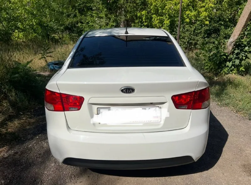 Продам kia cerato 2( kia церато), 1.6 ат 2009 г. В.
Двигатель работает отлично, коробка автомат работает отменно не пинается не тупит, передачи переключает не заметно. Кузов в хорошем состоянии гнили ржавчины нет. Отличная комплектация: сигнализация с обратной связью, климат-контроль ( всё греет холодит), гур, airbag, обогрев лобового стекла, заднего, электро зеркала, обогрев зеркал, подогрев сидений, датчик света, мультимедиа usb, aux, камера заднего вида. Автомобиль на новой зимней резине. Все остальные вопросы по телефону. Цена 670 тыс. Рублей. Быстрым будет небольшой торг у капота! Для переоформления поеду с вами в мрео.
Г. Горловка +79495625234 мобильный, telegram, whatsapp. Звонить можно в любое время.
📲 Tg: денис
📞 Звоните: +7(949)5625234 - фотография - 3