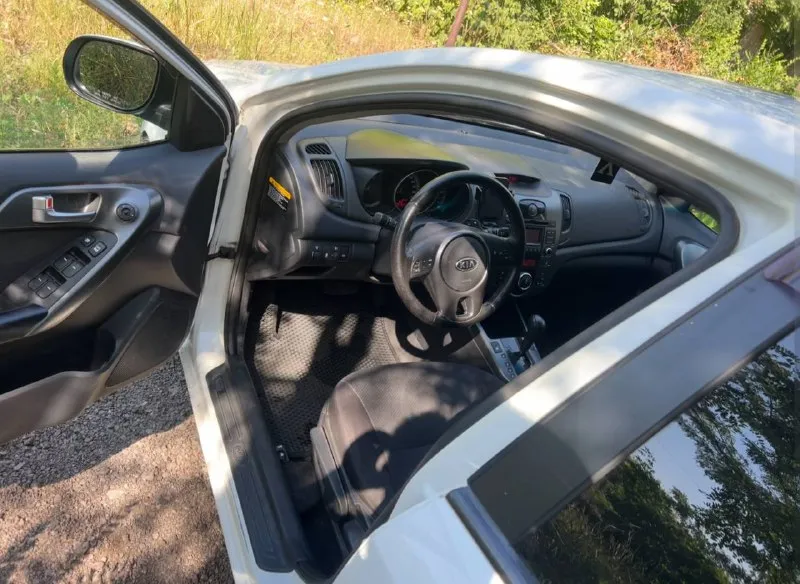 Продам kia cerato 2( kia церато), 1.6 ат 2009 г. В.
Двигатель работает отлично, коробка автомат работает отменно не пинается не тупит, передачи переключает не заметно. Кузов в хорошем состоянии гнили ржавчины нет. Отличная комплектация: сигнализация с обратной связью, климат-контроль ( всё греет холодит), гур, airbag, обогрев лобового стекла, заднего, электро зеркала, обогрев зеркал, подогрев сидений, датчик света, мультимедиа usb, aux, камера заднего вида. Автомобиль на новой зимней резине. Все остальные вопросы по телефону. Цена 670 тыс. Рублей. Быстрым будет небольшой торг у капота! Для переоформления поеду с вами в мрео.
Г. Горловка +79495625234 мобильный, telegram, whatsapp. Звонить можно в любое время.
📲 Tg: денис
📞 Звоните: +7(949)5625234 - фотография - 5