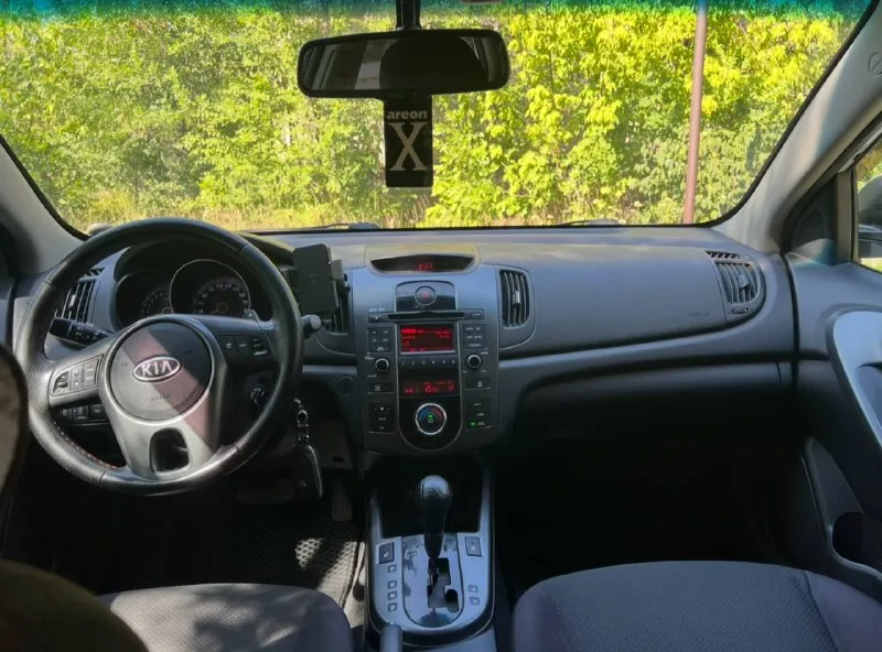 Продам kia cerato 2( kia церато), 1.6 ат 2009 г. В.
Двигатель работает отлично, коробка автомат работает отменно не пинается не тупит, передачи переключает не заметно. Кузов в хорошем состоянии гнили ржавчины нет. Отличная комплектация: сигнализация с обратной связью, климат-контроль ( всё греет холодит), гур, airbag, обогрев лобового стекла, заднего, электро зеркала, обогрев зеркал, подогрев сидений, датчик света, мультимедиа usb, aux, камера заднего вида. Автомобиль на новой зимней резине. Все остальные вопросы по телефону. Цена 670 тыс. Рублей. Быстрым будет небольшой торг у капота! Для переоформления поеду с вами в мрео.
Г. Горловка +79495625234 мобильный, telegram, whatsapp. Звонить можно в любое время.
📲 Tg: денис
📞 Звоните: +7(949)5625234 - фотография - 7