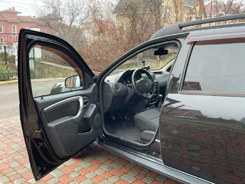 Продам - renault duster год - 2013 пробег - 168.000км объём - 2.0 1 владелец птс - оригинал полный привод - 4x4 машина в отличном состоянии, никаких вложений не требует. комплектация: электроусилитель руля, два стеклоподъемника, кондиционер, датчик света, датчик дождя, блютуз, стоит сигнализация с автозапуском, заводская магнитола, парктроники, днище, пороги в отличном состоянии, в комплекте отдам зимнюю резину практически новую на красивых дисках, отдам новый видео регистратор, купил масло и фильтра ещё не поменял так как некогда это всё отдам новому владельцу, по ходовой части не требует не каких вложений от слова совсем. большой багажник и очень вместительная, одним словом машина для себя. переоформление через мрэо цена 1 000.000 тысяч рублей осмотр г. донецк остальное по телефону +79495788575 александр - фотография - 7