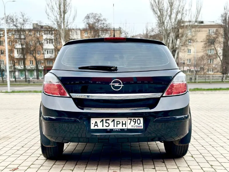 Продам свою opel astra h рестайлинг 2012г машина полностью обслужена до идеала! не требует не замен не вложений, пробег 202000 км без дтп! так же на машине нет не каких минусов по кузову, двигатель работает ровно и четко так как должен работать, салон ухожен не прокурен, коробка не хрустит все передачи включаются без проблем! по ходовой плывет 5+ стоят 16 колеса. комплектация cosmo! максимальная в нее входит:4 стеклоподъемника, парктроники, подогрев передних сидений, круиз контроль, борт компьютер, климат контроль, abs, кожаный красивый мульти руль, обогрев боковых зеркал, и многое другое. также на авто сделали длинные передачи для удобства в пути по трассе! остальные любые вопросы по телефону) +79497031926 цена 720.000₽ - фотография - 6
