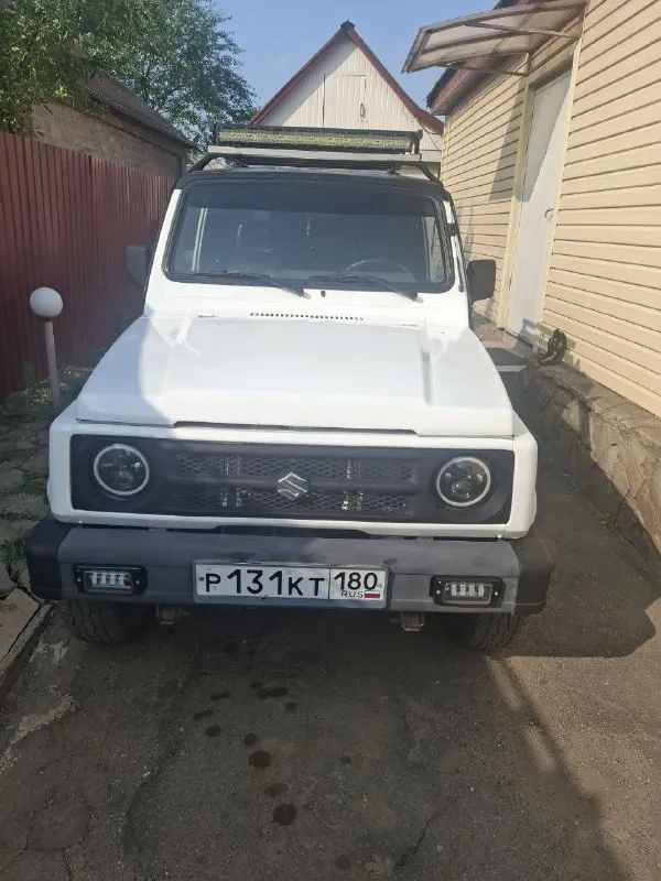 Suzuki samurai 1995 г. двигатель 1.3 бензин, мкпп пробег 120.000 км рамник, полный привод стоит хорошая зима на дисках есть комплект летних колес хорошая музыка более подробно по телефону +79493164578 г. макеевка цена 450.000₽, торг - фотография - 4
