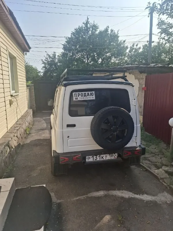 Suzuki samurai 1995 г. двигатель 1.3 бензин, мкпп пробег 120.000 км рамник, полный привод стоит хорошая зима на дисках есть комплект летних колес хорошая музыка более подробно по телефону +79493164578 г. макеевка цена 450.000₽, торг - фотография - 6