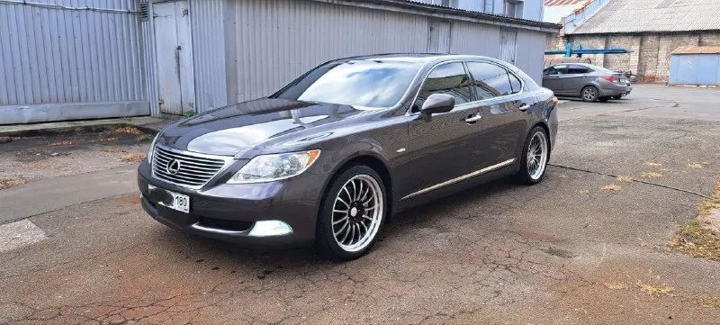 Ls460l 2008 270 пробег, v8 хороший, как внешне так и технически, кузов в керамике, об авто заботилис... - фотография