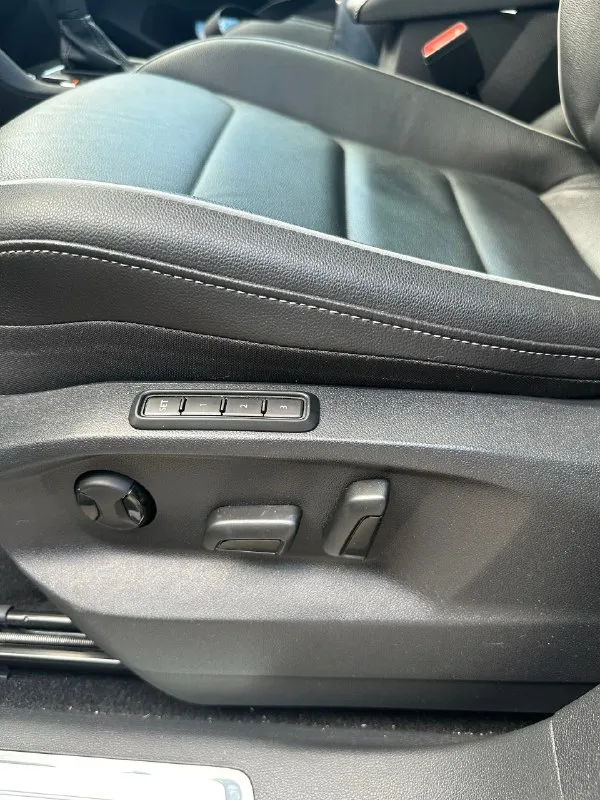 Продажа от собственника. 🏎️ volkswagen tiguan 2020 г/в | 1.5 tsi | передний привод | 70000 пробег; ☎️телефон: +79885627862; 💶цена: 3,4 млн; ✅1 собственник в германии, 1 собственник в рф (в собственности 1.5 года); 🔥 полный r-line пакет в дорестайлинге. 💫 автомобиль в топовой и уникальной комплектации для данной модификации. ✅заводской обвес r-line; ✅салон r-line; ✅премиальная музыка dynaudio; ✅панорамн. .. " style="background-image:url('//telegram. org/img/emoji/40/e29c85.png')">✅электропривод зеркал; ✅электропривод багажника с функцией открытия ногой; ✅ электрообогрев лобового стекла, стекла багажника и зеркал; ✅адаптивный круиз контроль с опцией «автопилота» в пробке; ✅адаптивный свет; ✅ умный дальний свет «dynamic light assist»; ✅все возможные датчики (свет, дождь, слепые зоны и тд); ✅все возможные ассистенты (экстренное торможение, удержание в полосе, ассистент парковки, распознание усталости, помощь при посадке и т. д); ✅к 📞 звоните: +7(988)5627862 - фотография - 10