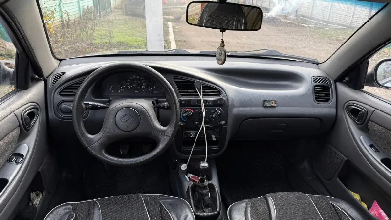 Продам заз ланос 1.5, 2010 г. газ/бензин, газ пропан, зарегистрирован, пробег 200т реальный не смотан, в дтп не участвовала, на хорошем бодром ходу, работает все исправно, есть не большие моменты по кузову, губы не мазал специально, резина зима и лето в отличном состояние, цена 290т. на нюансы по кузову в цене подвинусь, но разговор по торгу возле капота! территориально г. енакиево тел: +79493140100 📲 tg: стас 📞 звоните: +7(949)3140100 - фотография - 5