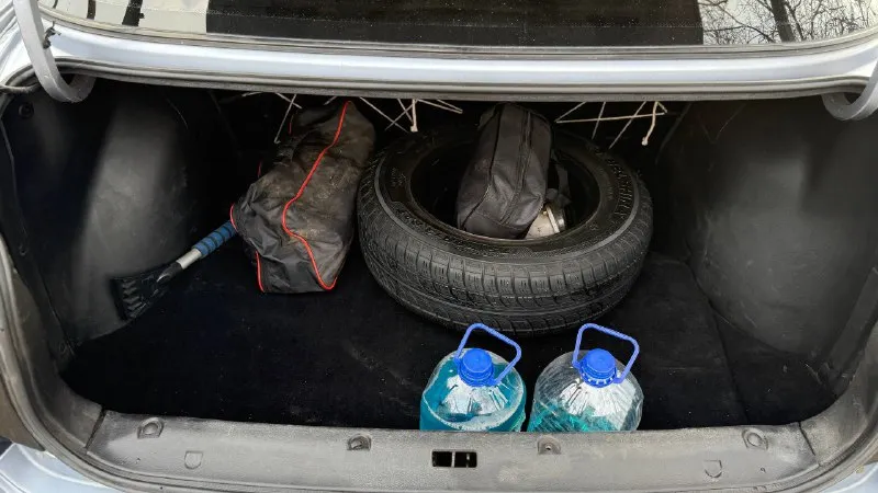 Продам заз ланос 1.5, 2010 г. газ/бензин, газ пропан, зарегистрирован, пробег 200т реальный не смотан, в дтп не участвовала, на хорошем бодром ходу, работает все исправно, есть не большие моменты по кузову, губы не мазал специально, резина зима и лето в отличном состояние, цена 290т. на нюансы по кузову в цене подвинусь, но разговор по торгу возле капота! территориально г. енакиево тел: +79493140100 📲 tg: стас 📞 звоните: +7(949)3140100 - фотография - 7