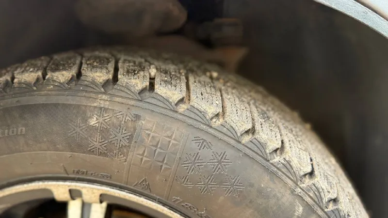 Продам заз ланос 1.5, 2010 г. газ/бензин, газ пропан, зарегистрирован, пробег 200т реальный не смотан, в дтп не участвовала, на хорошем бодром ходу, работает все исправно, есть не большие моменты по кузову, губы не мазал специально, резина зима и лето в отличном состояние, цена 290т. на нюансы по кузову в цене подвинусь, но разговор по торгу возле капота! территориально г. енакиево тел: +79493140100 📲 tg: стас 📞 звоните: +7(949)3140100 - фотография - 8