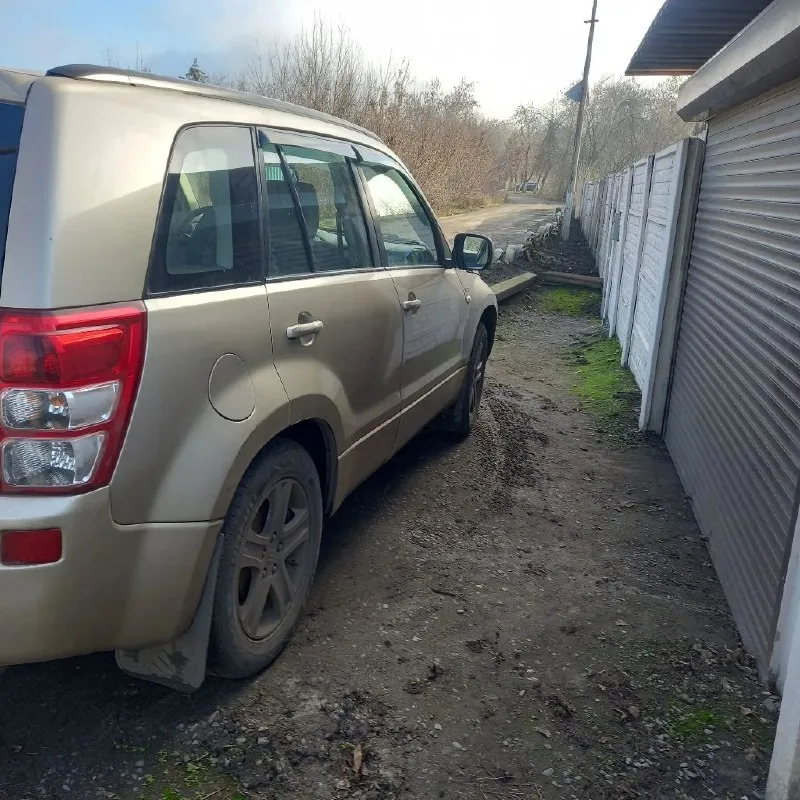Suzuki гранд витара 2006г, полный привод,1.9дизель,129л. с. цена 570000р пробег235000,торг. макеевка т+79493116024 📞 звоните: +7(949)3116024 - фотография - 2