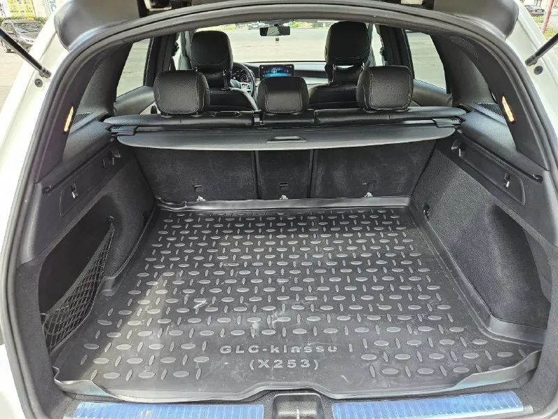 Mercedes glc 300 год выпуска: 2021 пробег: 23 000 км объём двигателя: 2.0 л turbo 9g-tronic (258л. с) кпп: автоматическая тип двигателя: бензиновый привод: задний кожаная обивка салона бортовой компьютер круиз-контроль круговые парктроники обзор 360 камера заднего вида датчики дождя, света климат-контроль 2-зонный подогрев сидений водителя и пассажира электропривод багажника электропривод зеркал ассистент контроля слепых зон бесключевой доступ 4х дверей старт/стоп голосовое управление функция экстренного торможения вluеtооth аuх мультифункциональное рулевое колесо 2 комплекта резины один владелец/эптс осмотр г. донецк днр 4.25млн. руб +79526032528 watts up/telegram +79493068712 📲 tg: @rammsteinv 📞 звоните: +7(949)3068712 - фотография - 6