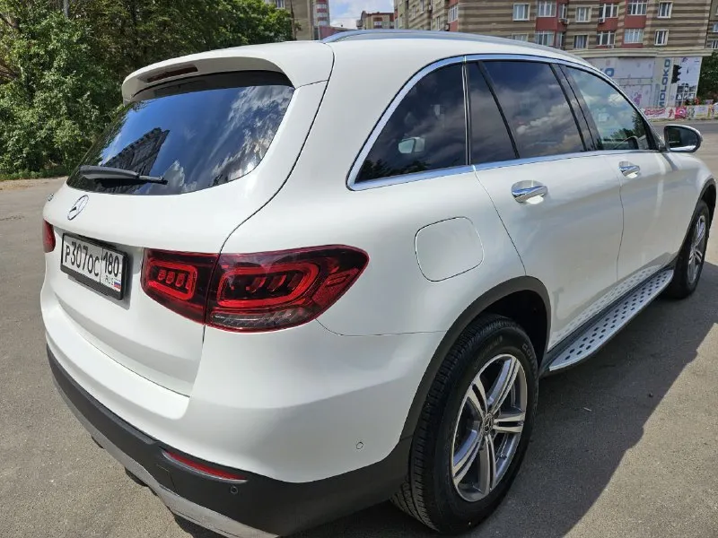 Mercedes glc 300 год выпуска: 2021 пробег: 23 000 км объём двигателя: 2.0 л turbo 9g-tronic (258л. с) кпп: автоматическая тип двигателя: бензиновый привод: задний кожаная обивка салона бортовой компьютер круиз-контроль круговые парктроники обзор 360 камера заднего вида датчики дождя, света климат-контроль 2-зонный подогрев сидений водителя и пассажира электропривод багажника электропривод зеркал ассистент контроля слепых зон бесключевой доступ 4х дверей старт/стоп голосовое управление функция экстренного торможения вluеtооth аuх мультифункциональное рулевое колесо 2 комплекта резины один владелец/эптс осмотр г. донецк днр 4.25млн. руб +79526032528 watts up/telegram +79493068712 📲 tg: @rammsteinv 📞 звоните: +7(949)3068712 - фотография - 7