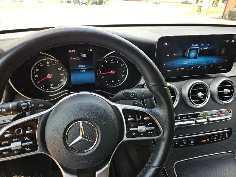 Mercedes glc 300 год выпуска: 2021 пробег: 23 000 км объём двигателя: 2.0 л turbo 9g-tronic (258л. с) кпп: автоматическая тип двигателя: бензиновый привод: задний кожаная обивка салона бортовой компьютер круиз-контроль круговые парктроники обзор 360 камера заднего вида датчики дождя, света климат-контроль 2-зонный подогрев сидений водителя и пассажира электропривод багажника электропривод зеркал ассистент контроля слепых зон бесключевой доступ 4х дверей старт/стоп голосовое управление функция экстренного торможения вluеtооth аuх мультифункциональное рулевое колесо 2 комплекта резины один владелец/эптс осмотр г. донецк днр 4.25млн. руб +79526032528 watts up/telegram +79493068712 📲 tg: @rammsteinv 📞 звоните: +7(949)3068712 - фотография - 9