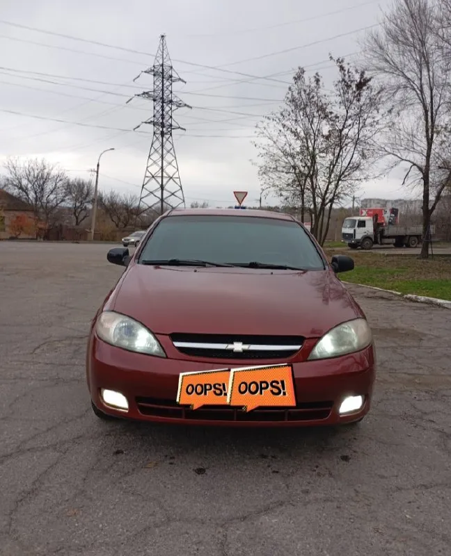 Продам chevrolet lacetti! 2007 года выпуска! пробег: 196000 тысяч родной. корейская сборка! кузов весь в родном метале. автотека зеленая!!! техническая часть полностью обслужена. двигатель работает отлично, коробка полноценный автомат без нареканий листает передачи отлично! ходовая часть идеал, полностью обслужена, сел и поехал! ничего нигде не звенит, посторонних шумов нет. салон ухоженный, не прокурен, не затерт! комплектация: 4 электро-стеклоподъемника, электро-регулировка зеркал, подогрев заднего стекла, кондиционер, abs, все 4 дисковые тормоза, центральный замок, сигнализация ! вложений никаких не требует, полностью обслужена! документы в полном порядке! любой вид переоформления! цена 499 000 торг!(обмен!) детальней по телефону: +7 959 233 38 22 г. луганск 📞 звоните: +7(959)2333822 - фотография - 2