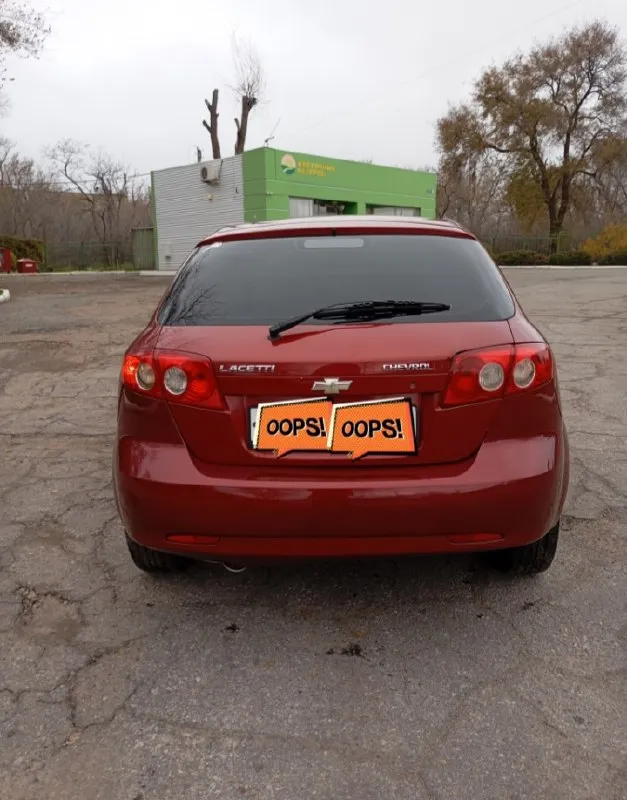 Продам chevrolet lacetti! 2007 года выпуска! пробег: 196000 тысяч родной. корейская сборка! кузов весь в родном метале. автотека зеленая!!! техническая часть полностью обслужена. двигатель работает отлично, коробка полноценный автомат без нареканий листает передачи отлично! ходовая часть идеал, полностью обслужена, сел и поехал! ничего нигде не звенит, посторонних шумов нет. салон ухоженный, не прокурен, не затерт! комплектация: 4 электро-стеклоподъемника, электро-регулировка зеркал, подогрев заднего стекла, кондиционер, abs, все 4 дисковые тормоза, центральный замок, сигнализация ! вложений никаких не требует, полностью обслужена! документы в полном порядке! любой вид переоформления! цена 499 000 торг!(обмен!) детальней по телефону: +7 959 233 38 22 г. луганск 📞 звоните: +7(959)2333822 - фотография - 6