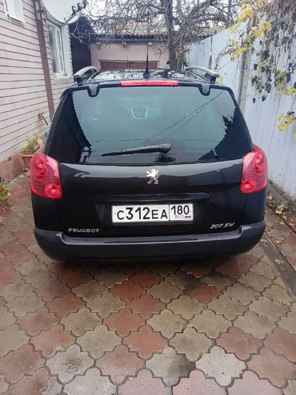 Peugeot 207 универсал двигатель 1.4 2010 год пробег 250000 к машине нет притензий, кондиционер и ручник рабочий после прилёта трещина на понораме, не течёт зарегистрированный газ, машина местная цена 300 тр. небольшой торг номер +79493626773 николай - фотография - 3