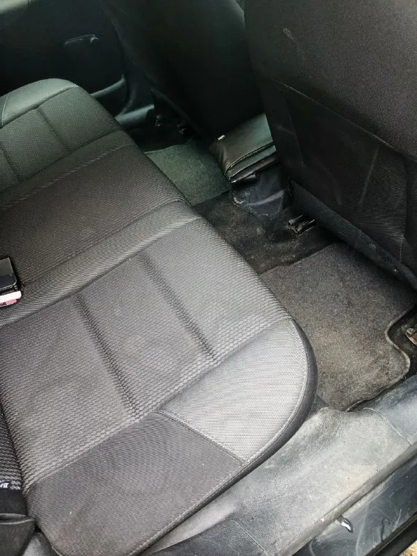 Peugeot 207 универсал двигатель 1.4 2010 год пробег 250000 к машине нет притензий, кондиционер и ручник рабочий после прилёта трещина на понораме, не течёт зарегистрированный газ, машина местная цена 300 тр. небольшой торг номер +79493626773 николай - фотография - 6