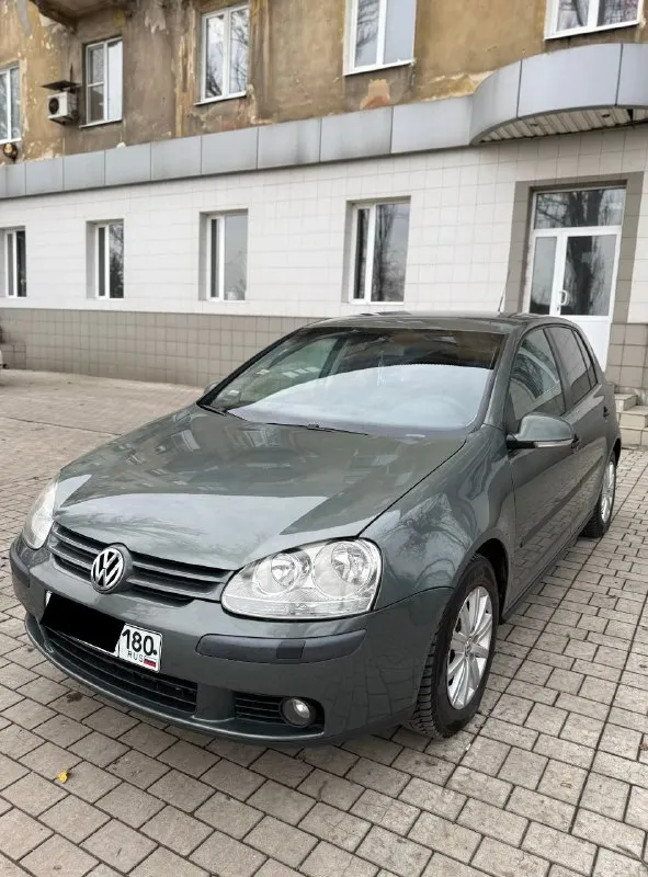 Продам volkswagen golf автомат 2006 года выпуска. двигатель: 1.6 газ/бензин. коробка: автомат (aisin) 6-ти ступка. двигатель 1.6 на авто установлен итальянский газ евро 4, (tomasetto)буквально месяц назад, балон под таблетку. по кузову: все целое, дно/ пороги, арки, низа дверей, гнили рыжиков нету!!! по салону: чистый опрятный, сиденья целые, не продавлены. новые колодки, перед/зад. комплектация: гур, 4 стеклоподъемника ( все авто), abs, asr, климат контроль двух зонный( заправлен и работает отлично) энлектрозеркала с подогревом, магнитофон android 10.0 с камерой заднего вида, музыка играет очень достойно, при том штатная, датчик света и дождя. грм заменен 30 тыс назад вместе с помпой. безопасность вся на месте, стекла все родные, кроме лобового ( менялось от сколов). лето отдам в подарок. авто юридически чистое, переоформление обязательно цена: 665 торг +79495137702 осмотр макеевка. - фотография - 3