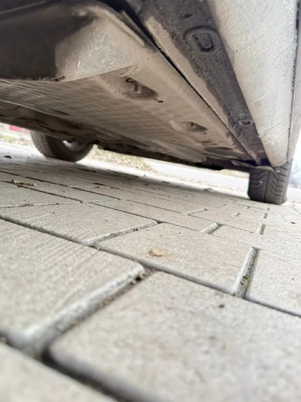 Продам volkswagen golf автомат 2006 года выпуска. двигатель: 1.6 газ/бензин. коробка: автомат (aisin) 6-ти ступка. двигатель 1.6 на авто установлен итальянский газ евро 4, (tomasetto)буквально месяц назад, балон под таблетку. по кузову: все целое, дно/ пороги, арки, низа дверей, гнили рыжиков нету!!! по салону: чистый опрятный, сиденья целые, не продавлены. новые колодки, перед/зад. комплектация: гур, 4 стеклоподъемника ( все авто), abs, asr, климат контроль двух зонный( заправлен и работает отлично) энлектрозеркала с подогревом, магнитофон android 10.0 с камерой заднего вида, музыка играет очень достойно, при том штатная, датчик света и дождя. грм заменен 30 тыс назад вместе с помпой. безопасность вся на месте, стекла все родные, кроме лобового ( менялось от сколов). лето отдам в подарок. авто юридически чистое, переоформление обязательно цена: 665 торг +79495137702 осмотр макеевка. - фотография - 7