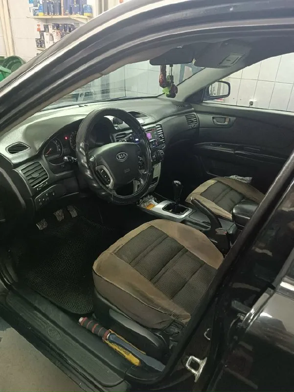 Продам kia magentis 2008 года выпуска пробег 239.000км, цена : 800 000 + торг у капота. Двигатель 2.0 л газ/бензин. На кристально чистых документах!собственник! 180 регион, имеется птс, в котором вписан газ евро 4. Автомобиль на 4+, имеются мелкие косяки. Балон газ цилиндрический на 60 литров. Двигатель обслужен, на 200 000 тысяч поменяна цепь и натяжители, помпа. Ходовая полностью обслужена! Ставились только оригинальные запчасти, в машину денег не жалел! По электрике все работает. Комплектация в машине: электро регулировка зеркал, подушки безопасности все на месте, гур, климат-контроль. Отличный комфортный семейный, реально обслуженный автомобиль! Ценник полностью соответствует состоянию❗❗❗ любые проверки приветствуются за ваш счёт! Номер телефона +79493143514 осмотр макеевка (гвардейка) и донецк (калининский район)
📞 Звоните: +7(949)3143514 - фотография - 8