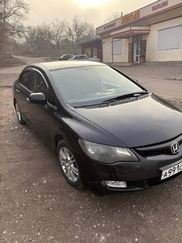 Продам honda цивик 4д, автомат, 1.8, коробка вперед листает идеально, назад при переключении есть пинок, на езду не вливает. в остальном все хорошо, не гнилая. г. донецк цена 680к, торг минимальный +7949-303-41-09 📲 tg: @rad0508 📞 звоните: +7(949)3034109 - фотография - 4