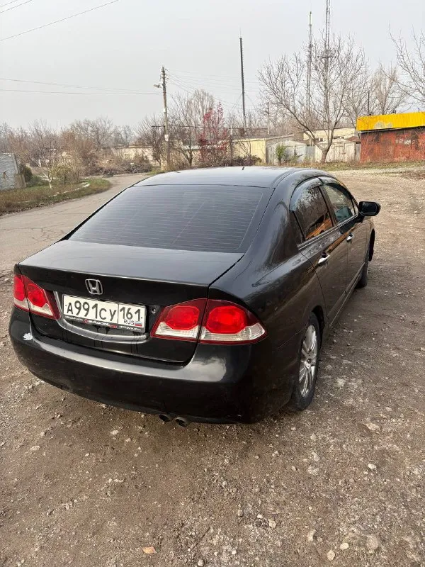 Продам honda цивик 4д, автомат, 1.8, коробка вперед листает идеально, назад при переключении есть пинок, на езду не вливает. в остальном все хорошо, не гнилая. г. донецк цена 680к, торг минимальный +7949-303-41-09 📲 tg: @rad0508 📞 звоните: +7(949)3034109 - фотография - 5