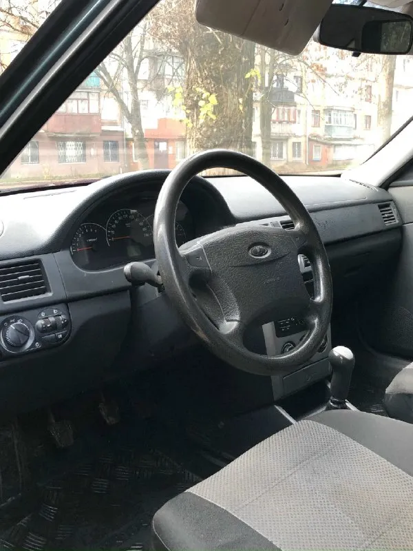 Продам!!!🚘 автомобиль ваз приора 2012год! ❄️кондиционер! система аbs! стекло подъемника-2! электро-усилитель руля! подогрев зеркал ! электро-привод зеркал! аудио система ! сигнализация мотор 1,6 ( 16 клапаный) обешумлен весь кузов! авто в очень хорошем состоянии! без гнили и ржавчены! мотор, ходовая, коробка в идеале!!! электрика вся исправна! 📑документы в порядке! цена 385 плюс торг номер тел +79496796004 телеграмм +79496796004 📞 звоните: +7(949)6796004 - фотография - 4