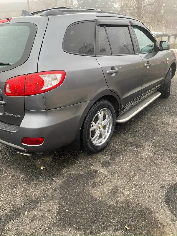 Доброго времени суток, продаю машину hyundai санта фе 2007г,2.2 дизель, самый надежный мотор, в машине все есть для комфортной поездки, машина на полном ходу, более подробная информация по телефону 79494002752 📞 звоните: +7(949)4002752 - фотография - 3