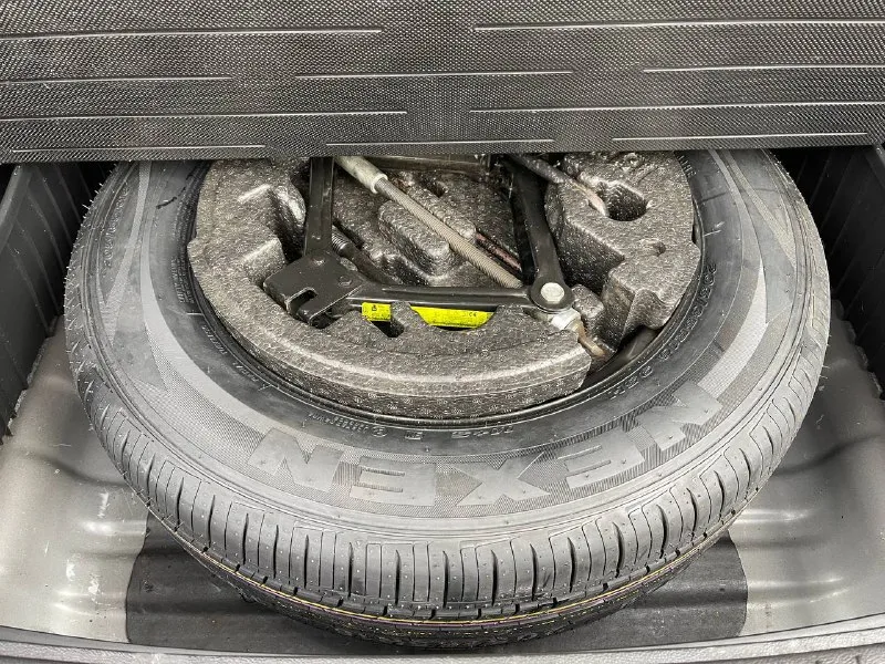 +79495236393 в продаже в городе донецке hyundai creta 1.6 бензин 123 л. с. коробка автомат айсин 6 ступенчатый 2017 год вся в родной краске каждая единица кузова в родной заводской краске! один хозяин! машинка вся в оригинале была бережная эксплуатация! пробег 132 тыс км родной оригинальный проверенный пробег! кузов в идеальном состоянии! весь в отражений ! днище идеальное гаражное хранение ! салон в идеальном состоянии в машине не курили ! машина очень ухоженная ! два ключа сервисные книги! резина новая летняя кумхо, камера заднего вида, кондиционер рабочий, подогревы сидений, подогревы всех зеркал, датчик давления в шинах полный бортовой компьютер, мульти руль, полная мульти медиа, гарнитура свободные руки, состояние по всем параметрам отличное без единого вложения! двигатель коробка и ходовая часть все в идеальном состоянии! машинка в отличном состоянии тот кто приобретёт будет очень доволен, постоянный учёт полное переоформление в мрэо два комплекта резины цена 1 680 000 руб торг +79495236393 - фотография - 7