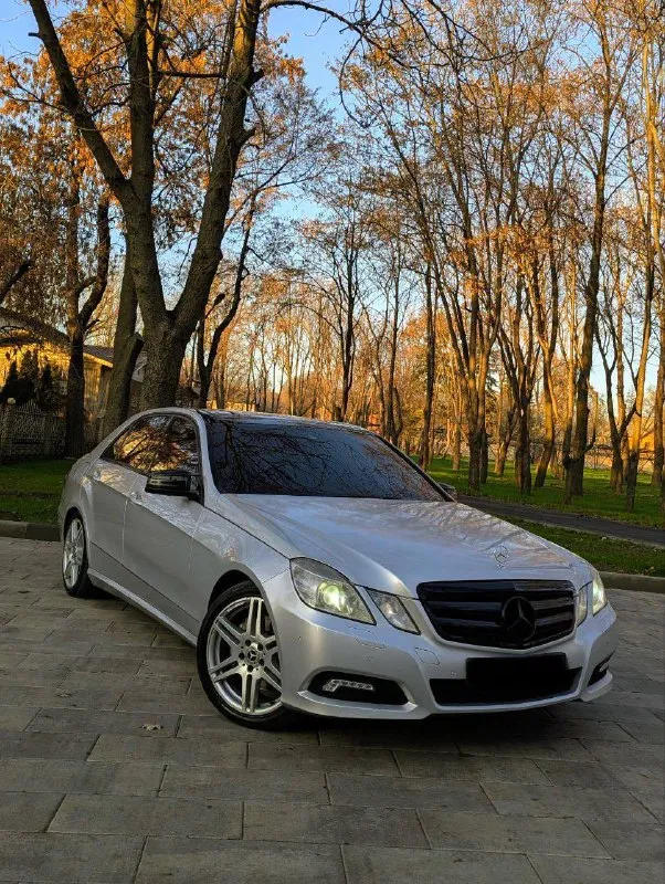В продаже mercedes benz e-class w212 двигатель 3.5 работает идеально, все расходники заменены ничего... - фотография