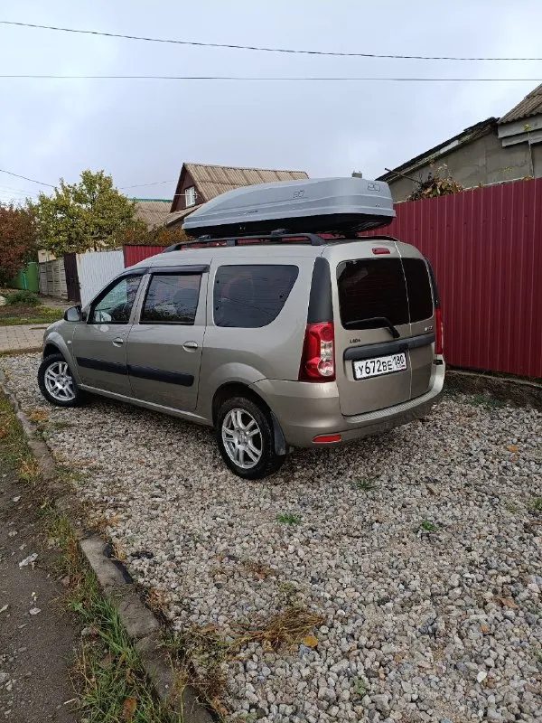 Продам очень надёжный авто не требующий вложении. лада ларгус 2014. объем 1.6. мотор (к4м) коробка и все остальное -рено. комплектация максимальная. 7 мест. пробег 195. осмотр енакиево. цена 780000(бокс за дополнительную плату). интересует обмен на виваро, трафик, вито пассажир. +79493875277. - фотография - 2