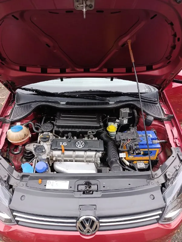 Продам фольксваген поло 2012 г. в пробег 56 тысяч. мотор 1.6 механика. состояние очень хорошее, почти как новая) макеевка. цена 1 млн 50 тысяч рублей +79493472594 телеграмм+79920580193 - фотография - 6