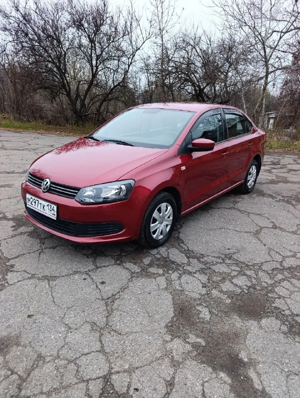 Продам фольксваген поло 2012 г. в пробег 56 тысяч. мотор 1.6 механика. состояние очень хорошее, почти как новая) макеевка. цена 1 млн 50 тысяч рублей +79493472594 телеграмм+79920580193 - фотография - 8