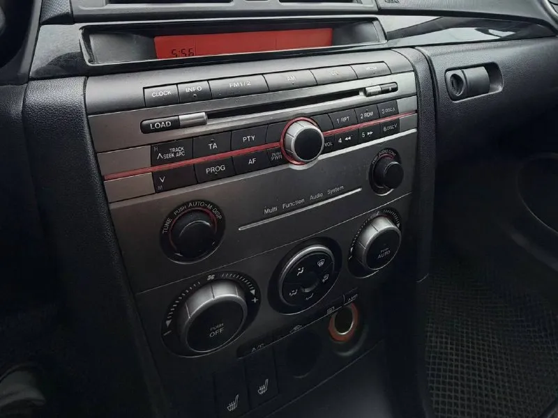 Мазда 3 автомат, 1 хозяин без дтп зеленая автотека, вся в родной краске кроме одного элемента пробег 220 в хорошем состоянии. цена 600 тысяч мариуполь через час будет в бердянске номер для связи +79785153138 - фотография - 4