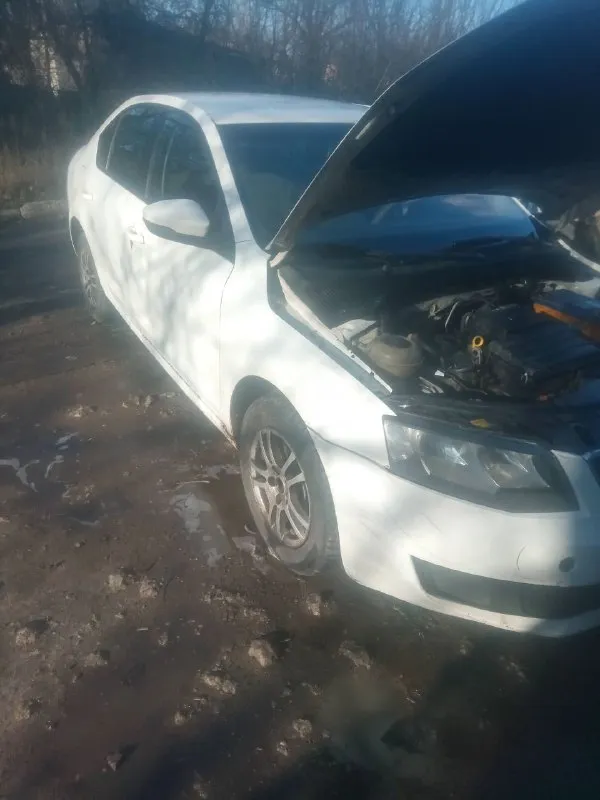 Продам автомобиль skoda octavia a7 2015г. в.пробег 240000км. коробка механика. цена 680000руб. (торг)автомобиль технически в отличном состоянии. все документы в порядке. есть проблемы по лкп. +79493368646 он же телеграмм 📲 tg: георгий 📞 звоните: +7(949)3368646 - фотография - 6