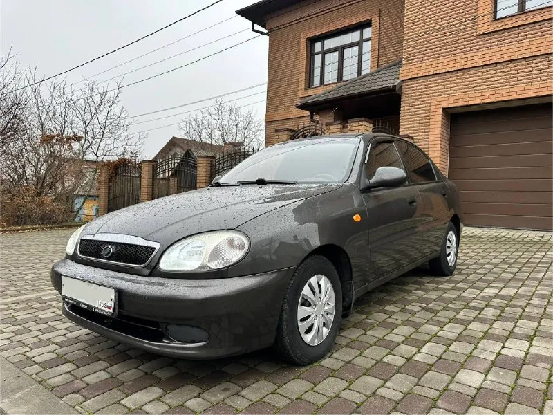 Состояние нового, минимальный пробег заз шанс (део ланос) год выпуска - 2012 пробег - 49 тысяч окрасы - отсутствуют; дтп - отсутствуют птс - оригинал (2 записи) остекление - все стекла заводские включая лобовое (без дефектов) комплектация : кондиционер, гур, стеклоподъемники, подогревы седений (заводские), магнитофон, серв. книжки, 2 ключа. об автомобиле: состояние отличное, весь в заводском окрасе, родной пробег 49 тысяч подтвержден всеми сервисами, состояние кузова, техники и салона соответствует пробегу ! долгое время стоял в отапливаемом гараже! после выезда по рекомендации сто было заменено : масло в двс (объем 1.3) масло в кпп, комплект сцепления, антифриз, ремень грм, прокладки, сальники, установлен новый акб и новые led лампы, автомобиль чист по документам, готов к переоформлению. на данный момент автомобиль обслужен от и до, вложений не требует, полностью готов под нового владельца, стоимость данного автомобиля 330 тысяч рублей, торг обсуждается у капота! осмотр в донецке +79495098886 - фотография - 2