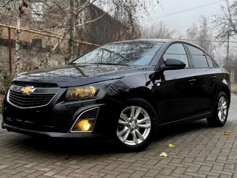 Продам chevrolet cruz объем двигателя 1.8 2014 г. коробка механика пяти ступка автомобиль полностью. обслуживание новая зимняя резина гаражная хранение сигнализация с родной пробег 145 000 км автозапуском машина не битая некрашеная очень в хорошем состоянии цена 980 000 руб. телефон +7949 508 96 15 вячеслав whatsapp telegram на этом номере привязаны звоните пишите город донецк - фотография - 2