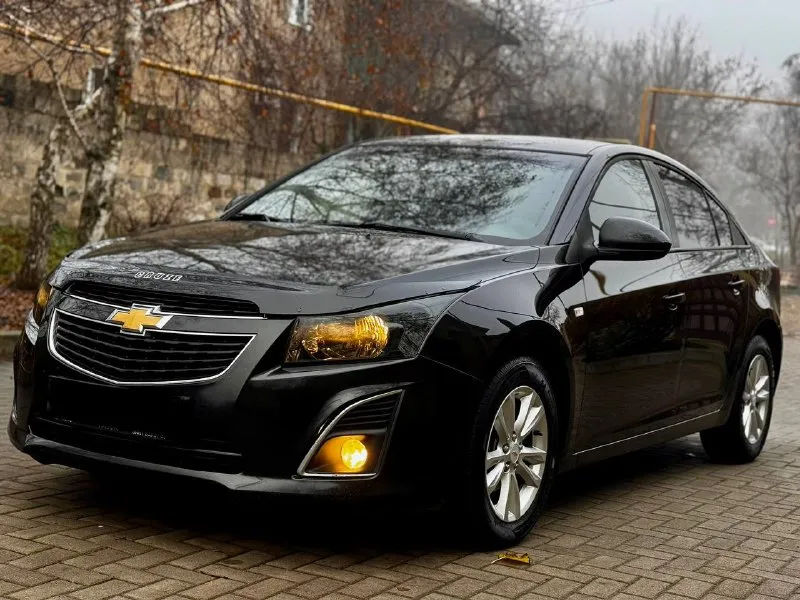 Продам chevrolet cruz объем двигателя 1.8 2014 г. коробка механика пяти ступка автомобиль полностью. обслуживание новая зимняя резина гаражная хранение сигнализация с родной пробег 145 000 км автозапуском машина не битая некрашеная очень в хорошем состоянии цена 980 000 руб. телефон +7949 508 96 15 вячеслав whatsapp telegram на этом номере привязаны звоните пишите город донецк - фотография - 4