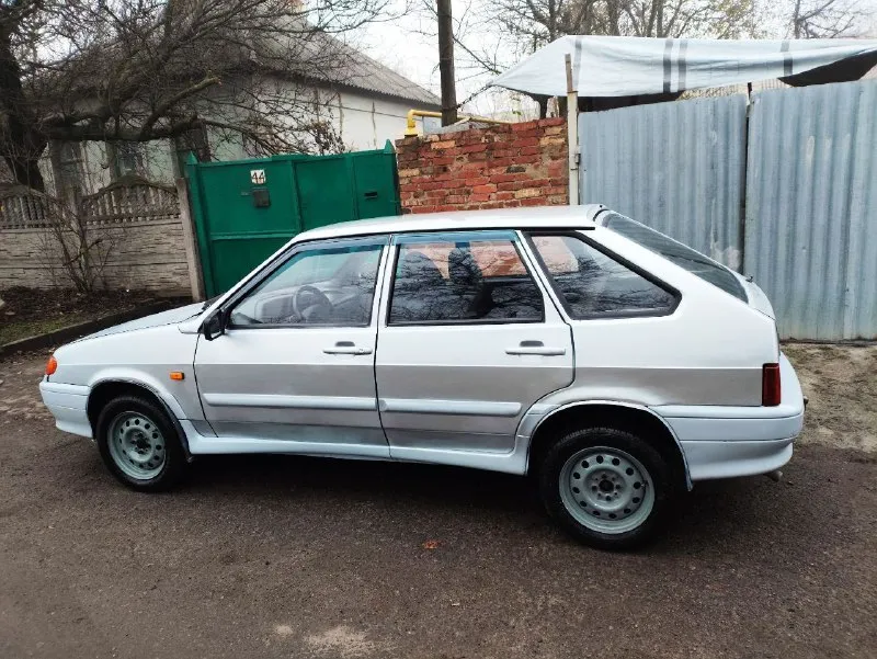 Донецк продам ваз 2114 2010 года объём 1.6 16 клапанов стоят доп. учебные педали машина поварена, вс... - фотография