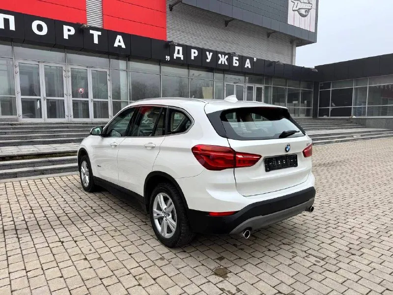 Bmw x1 2.0 авт. ,2017 года выпуска с родным оригинальным пробегом 121 тысяч км. в очень достойном состоянии один владелец, птс оригинол с одной записью, приобреталась новой в краснодаре, там же и эксплуатировалась ! салон как новый, техника вся в идеале на 5+. два комплекта колес. возможно оформление в кредит. возможен обмен. более детальная информация по телефону цена - 2.290.000 р. +79493890604 - фотография - 4